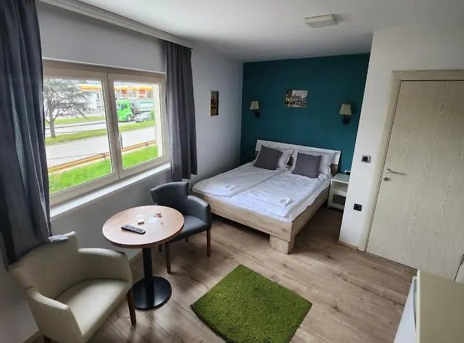 Admiral1 Apartment *